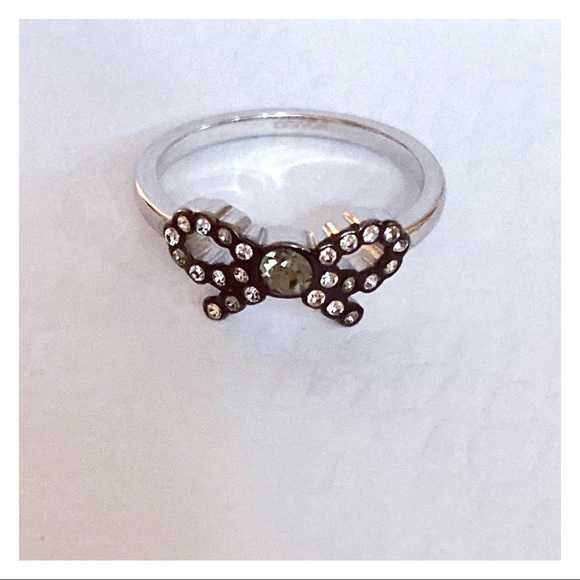 Coach Sparkling Crystal Silver Bow Ring gc7 - Picture 4 of 4